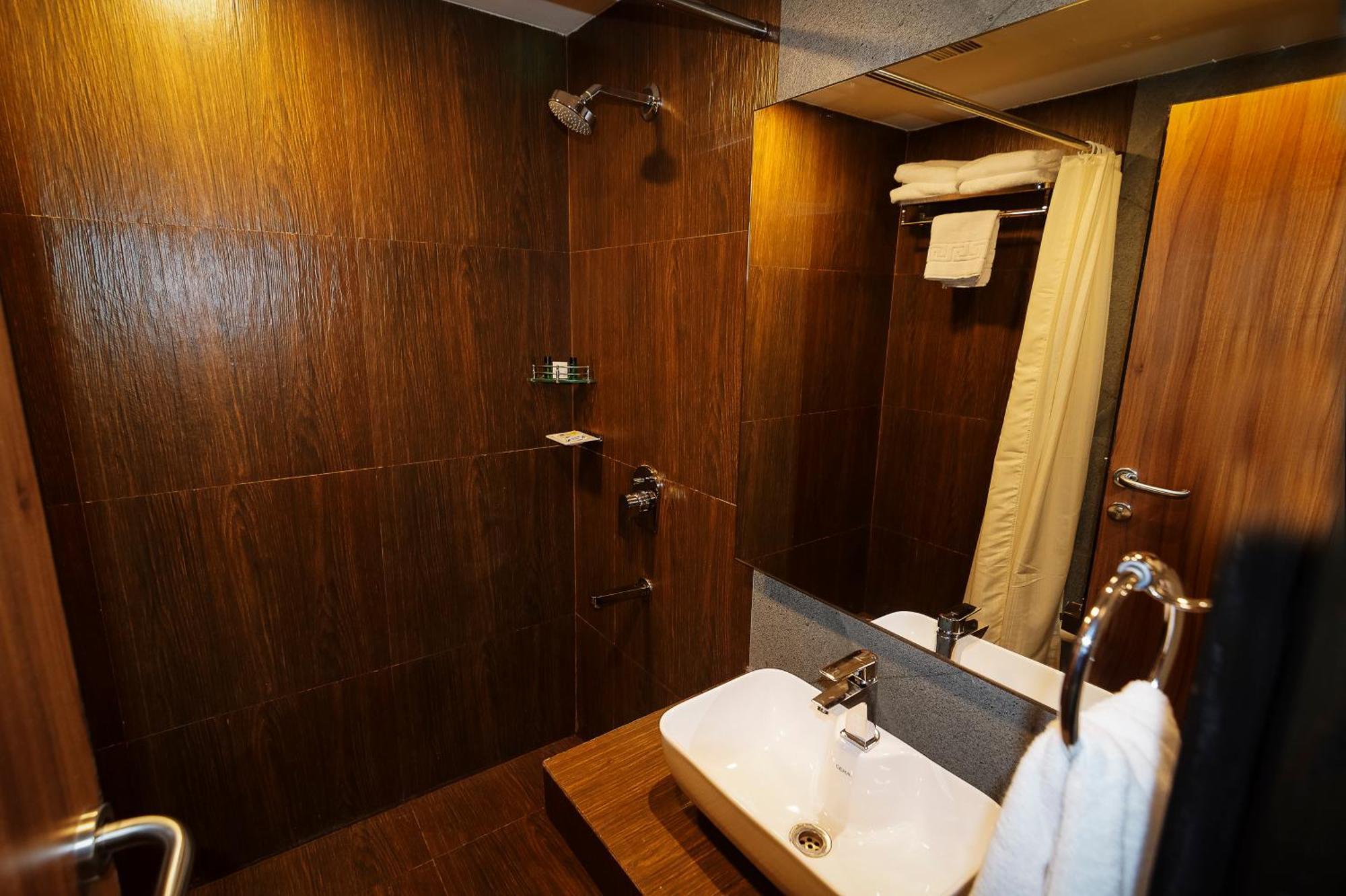 Incredible One Hotel Secunderabad Bagian luar foto