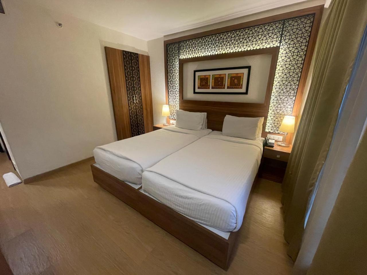 Incredible One Hotel Secunderabad Bagian luar foto