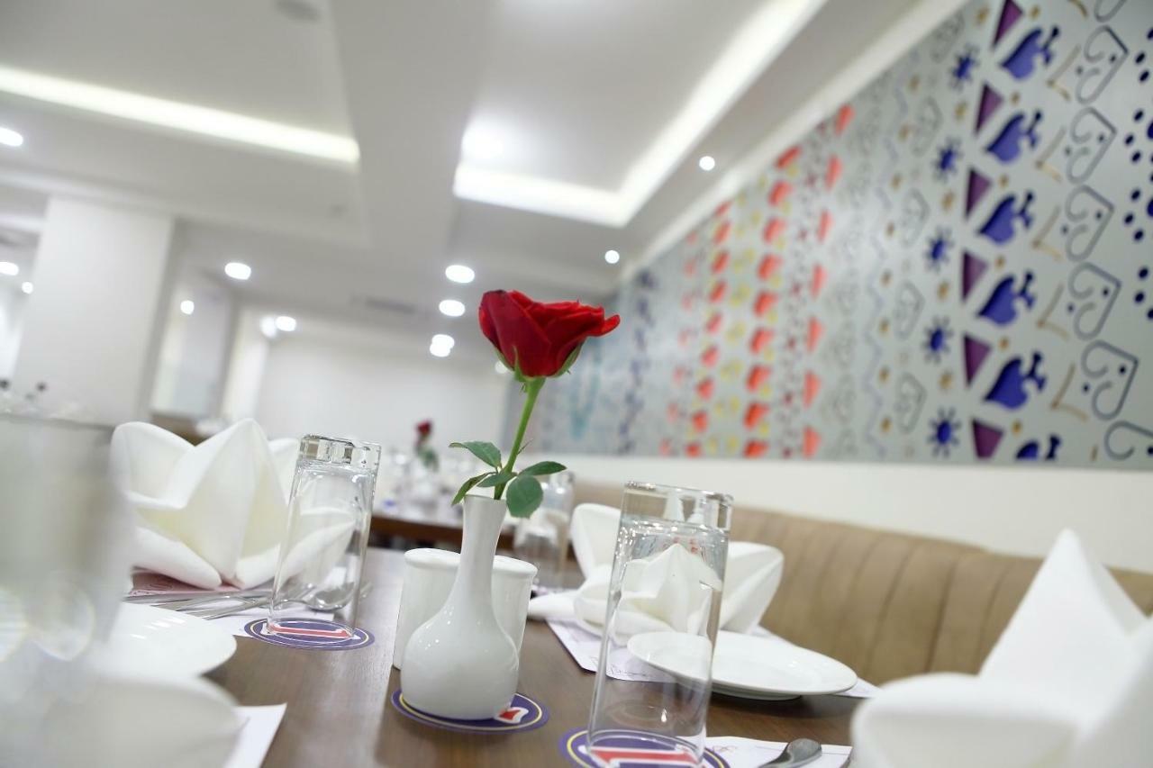 Incredible One Hotel Secunderabad Bagian luar foto
