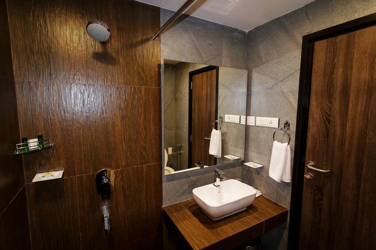 Incredible One Hotel Secunderabad Bagian luar foto